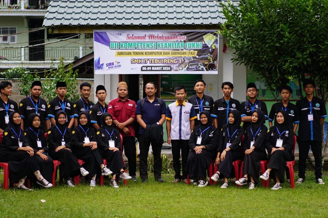 Foto Bersama Siswa Siswi Kelas 3 2024Foto Bersama Siswa Siswi Kelas 3 2024